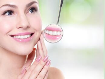 重庆做一颗全瓷牙费用是多少