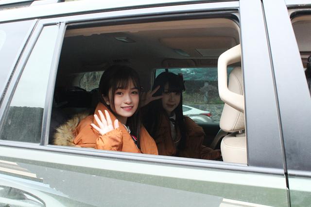 偶像女团CKG48自驾游武隆 48小时直播获500万关注