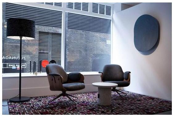 挂在墙壁上的音响 视觉到听觉的艺术盛宴！