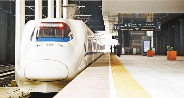 重庆-贵阳两小时 记者搭乘试验列车体验渝贵铁