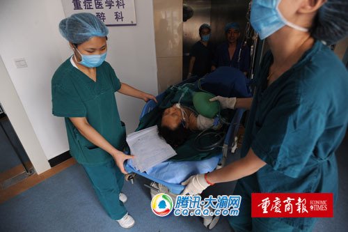 罐车撞倒老人压断手 肇事逃逸被拦下(图)