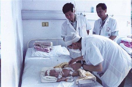 18年前连体婴手术成功分离 哥哥夭折弟弟考上大学