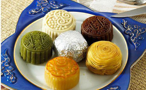 中秋临近 宝宝吃月饼应注意6件事