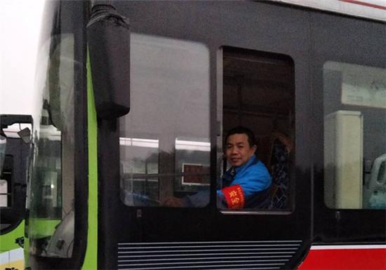 老司机给乘客提建议：文明乘车靠大家（图）