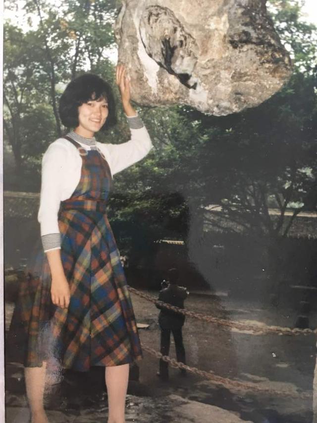 评选理由:背带裙,背带裤,是当年大热的打扮,是每个姑娘的衣柜里都有