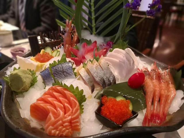 五星级酒店花328吃了126个菜
