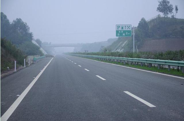 自隆高速预计月底通车 自贡到重庆少走30公里