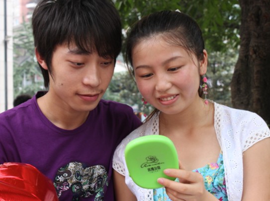 融汇半岛玫瑰公馆温情营销 献礼 世界接吻日