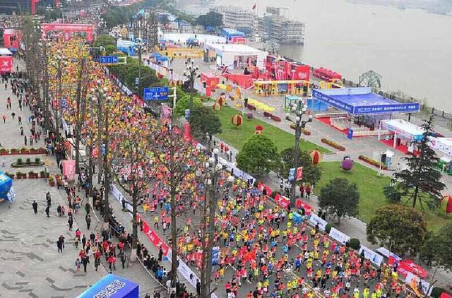 天友乳业助力重庆国际马拉松赛 310跑团火热开