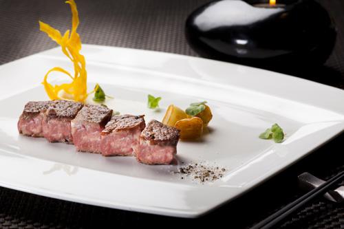 重庆丽晶酒店罗宾斯牛排馆开业 战斧牛排 霸气