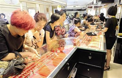 最近两周 黄金价格每克涨了10元