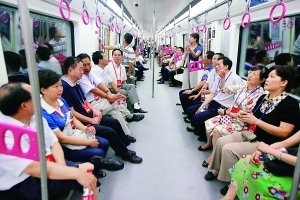 较场口坐地铁13分钟到小龙坎 小什字站9月开