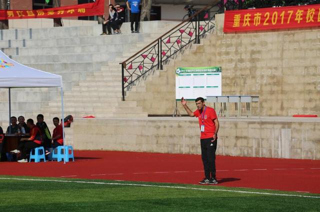 重庆市2017中小学足球联赛开幕 500余足球小
