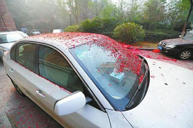 春节车辆易受伤 鞭炮炸伤车子保险公司可赔7