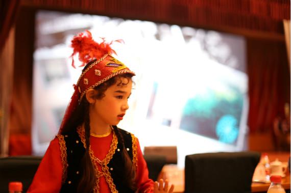 重庆精一民族小学迎110岁生日 退休教师重温求