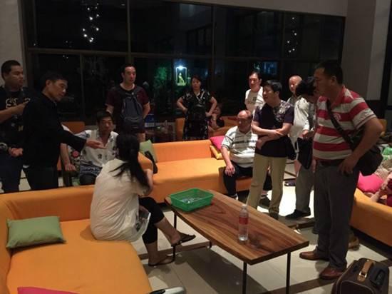 38名中国游客在泰国遭黑导游甩团