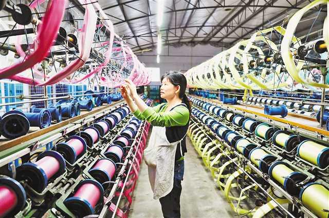 梁平丝绸走红“一带一路”沿线国家