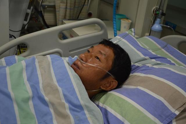 不慎误食毒蘑菇 抢救中的父亲不知儿子已离开