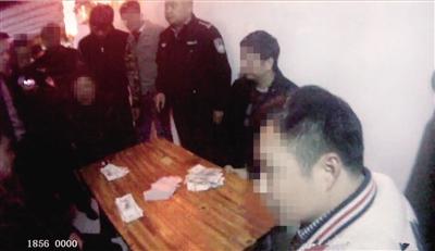 父亲赌博屡劝不改 儿子忍无可忍打电话报警