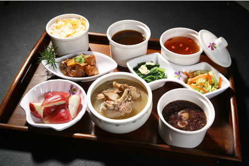 外送月子餐受热捧 最高报价8万成本仅千元