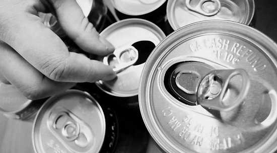 易拉罐拉环内翻拟取消 原环保设计现卫生难达