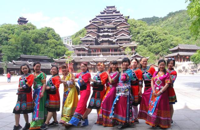 母亲节,这群孩子带着妈妈去彭水蚩尤九黎城过