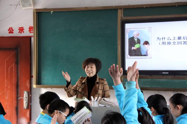 凤鸣山中学送教到奉节 共促城乡教育均衡发展