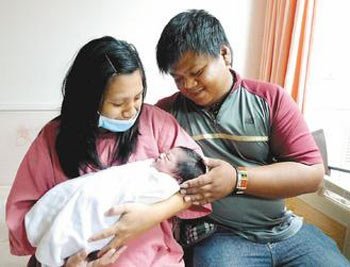 台湾自然产<em>小女婴</em>10月10日10时10分出生(图)