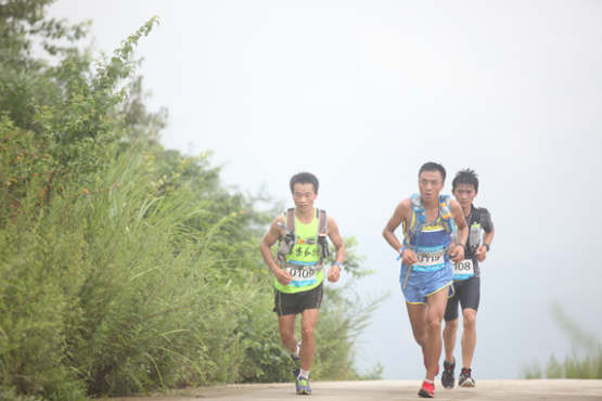 2018海峡两岸暨港澳地区户外挑战赛暨“蚩尤九黎城杯”重庆·彭水户外挑战赛开赛