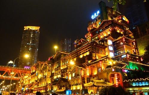 这些魔幻建筑很重庆 