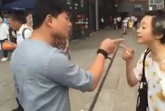 网友见面嫌丑互殴:丑男回去应扪心自问 美女还需要靠网络推销吗?|网友 嫌丑互殴-社会-川北在线-川北全搜索