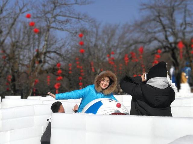 峨眉山冰雪温泉节开幕百名冰雪勇士挑战高山严寒