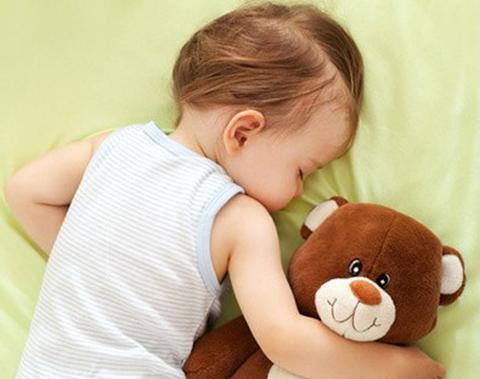 宝宝晚上一睡觉就出汗 缺钙or身体患病的征兆