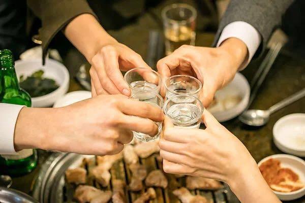 这个冬天以"约酒"为名 来场朋友间的欢聚