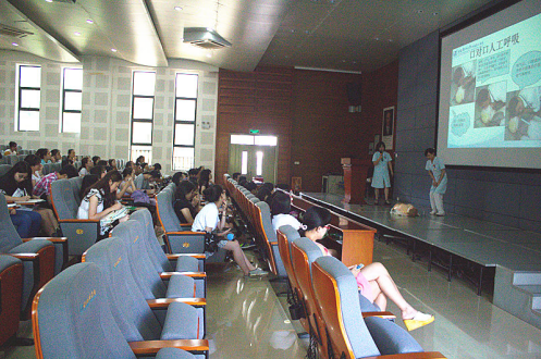 打望川外美女学心肺复苏全程