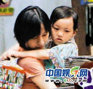 <em>王菲</em>爱女<em>李嫣</em>读国际学校 英国教育一年15万_大