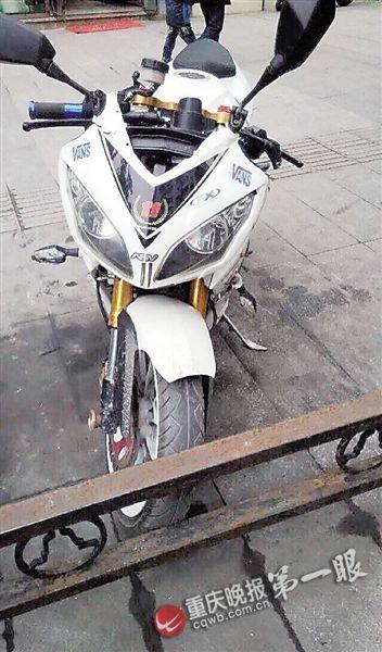 男子摩托车被盗买二手车应急 巧遇月前被盗摩托