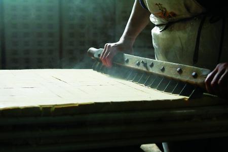 探索舌尖上的重庆 800斤石块压出美味