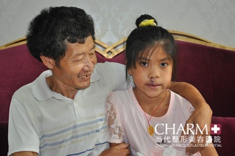 由于刘露的症状为三度唇腭裂