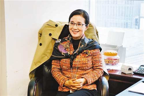 重庆女子成名满北京的律师 多次当选北京人大代表
