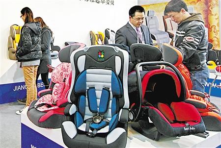 儿童安全座椅价格悬殊高达数千元 海淘歪货也
