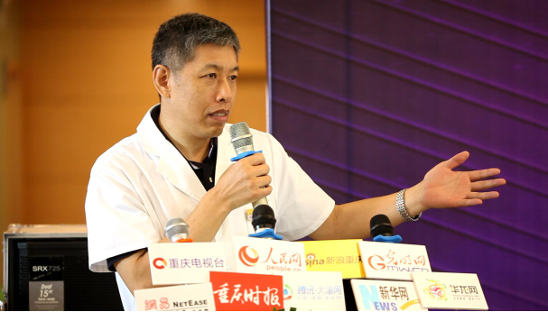 乌克兰美女赴渝整形受关注 重庆联合丽格专家