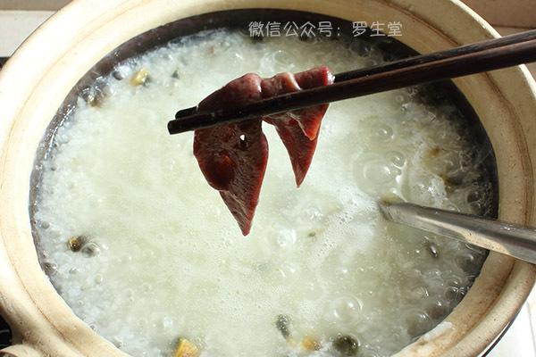 冬天来一碗热乎乎的靓粥是极好的!