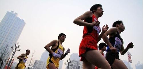 2014重庆国际马拉松将开跑 报名名额 一票难求 高清图片