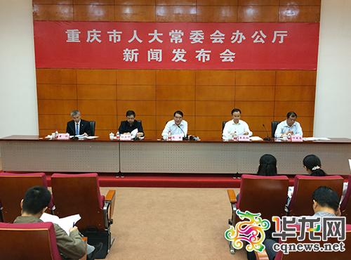 在河道旁倒垃圾乱堆杂物 下月起十类行为将被