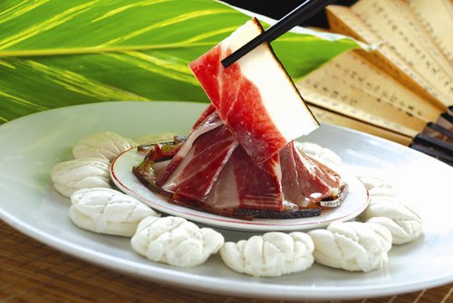 跳跃在舌尖上的美味与故事