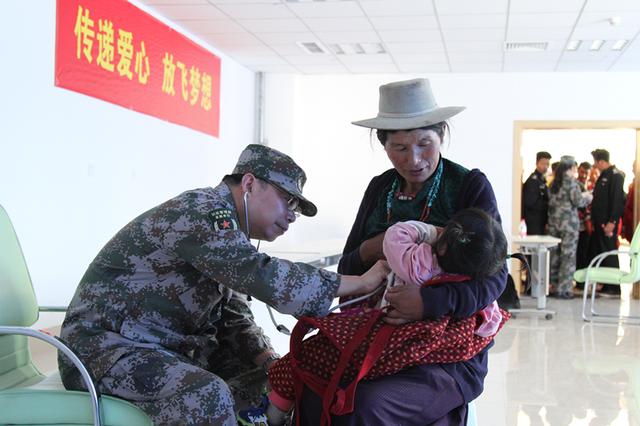大坪医院专家赴昌都援助接回16个先心病患儿
