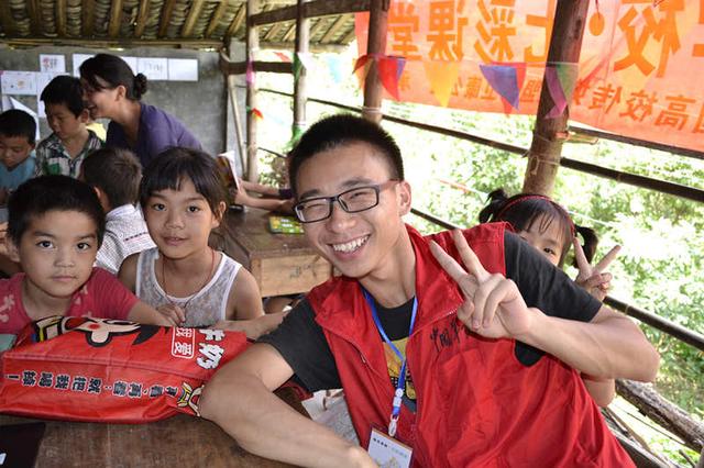 赞!重庆理工学子4年志愿者 带动身边人做公益