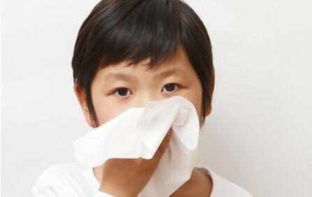 冬季儿童咳嗽误区多 “菜鸟”家长需谨慎!