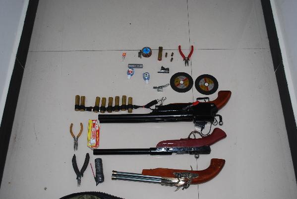 男子生意不顺迷上狩猎 因自行制造持有枪支被